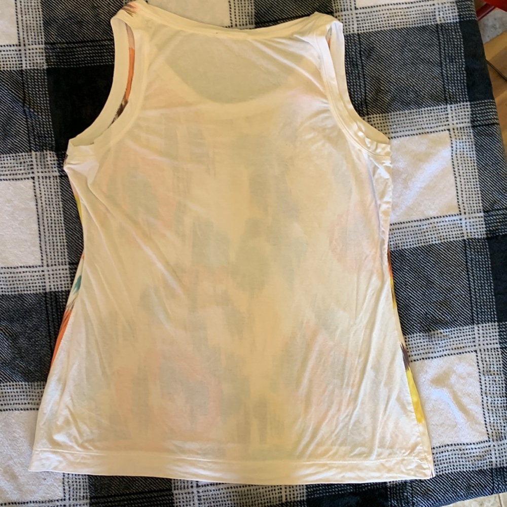 The Limited Abstract Design Tank Top - Picture 4 of 7